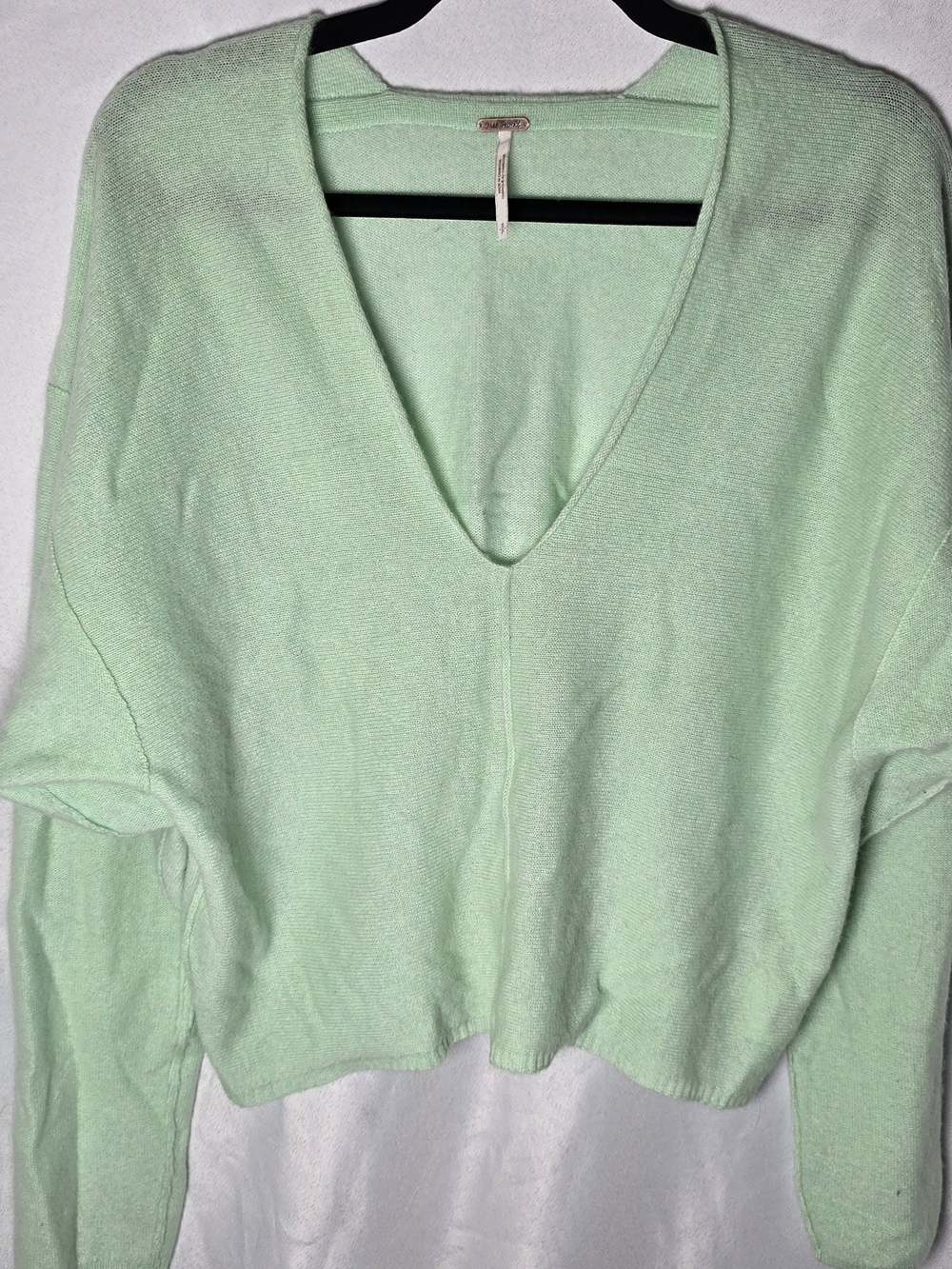 Free People 100% Cashmere V Neck Cropped Bright Mint Green Sweater, Sz S